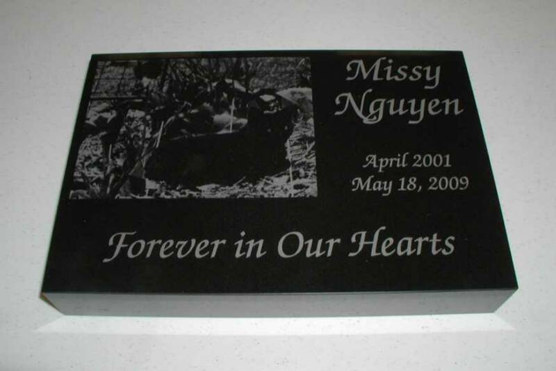 Pet headstone